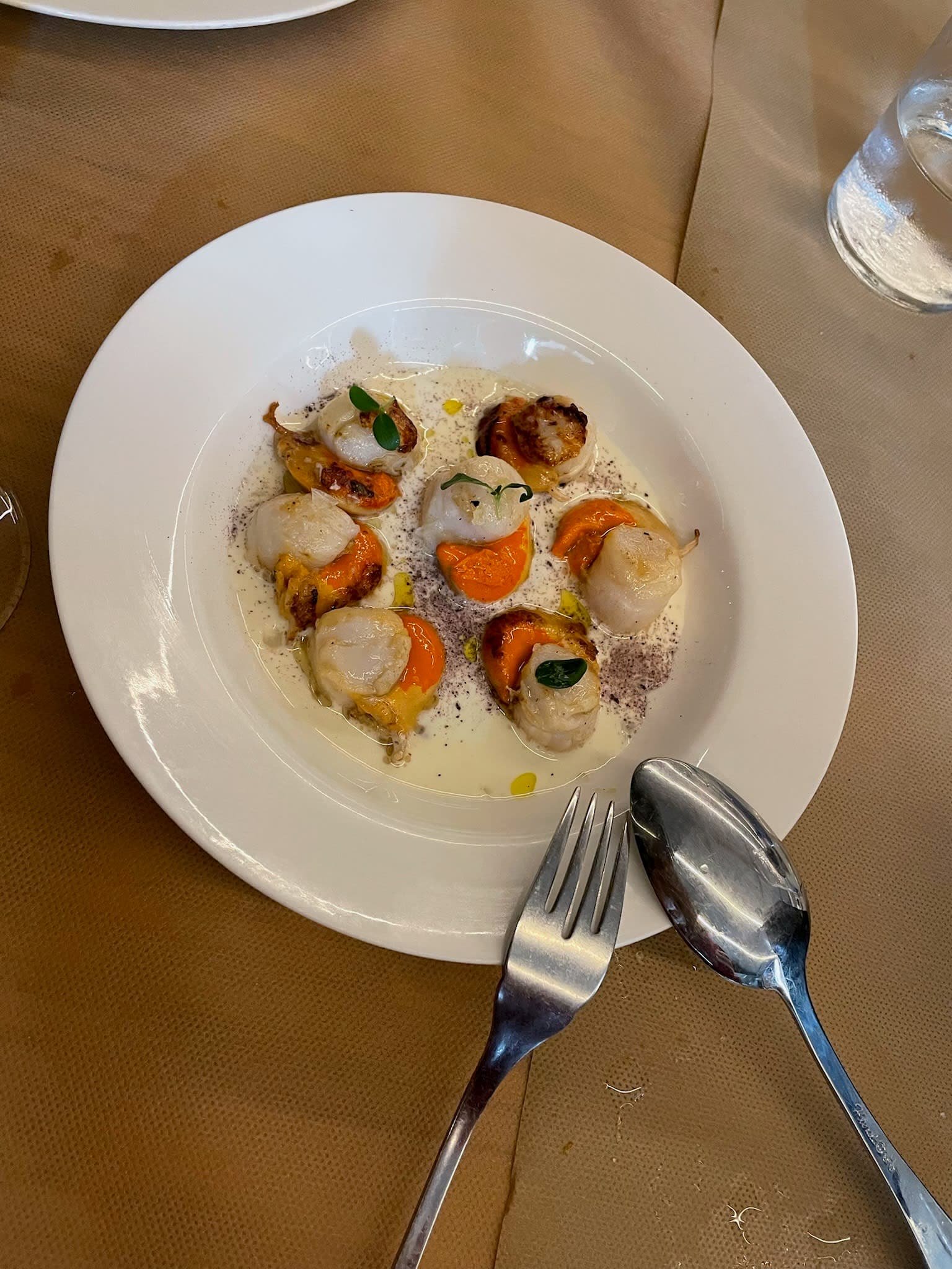 Zamburiñas vers uit de oven met knoflook