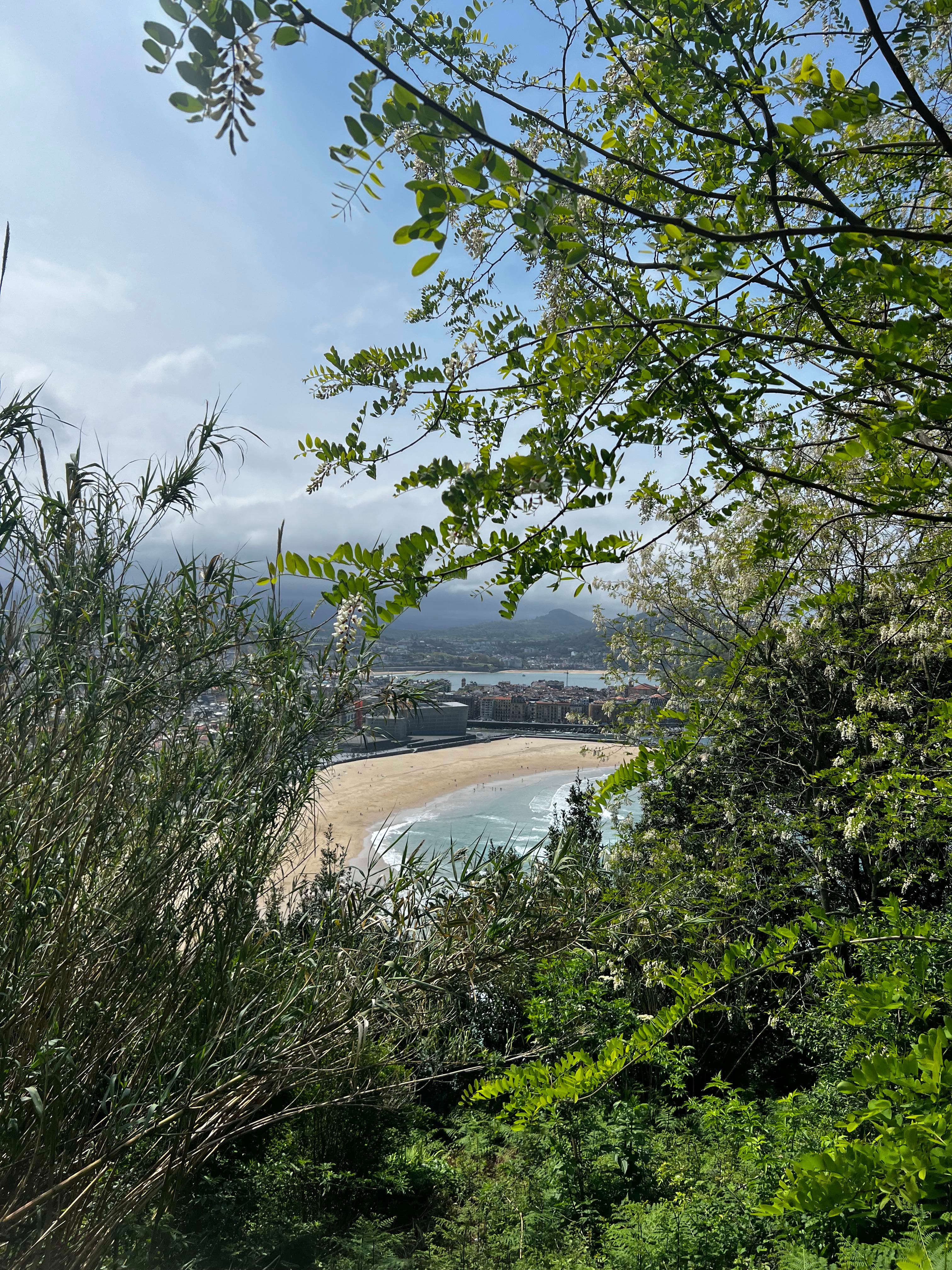 Uitzicht op surfspot Zurriola